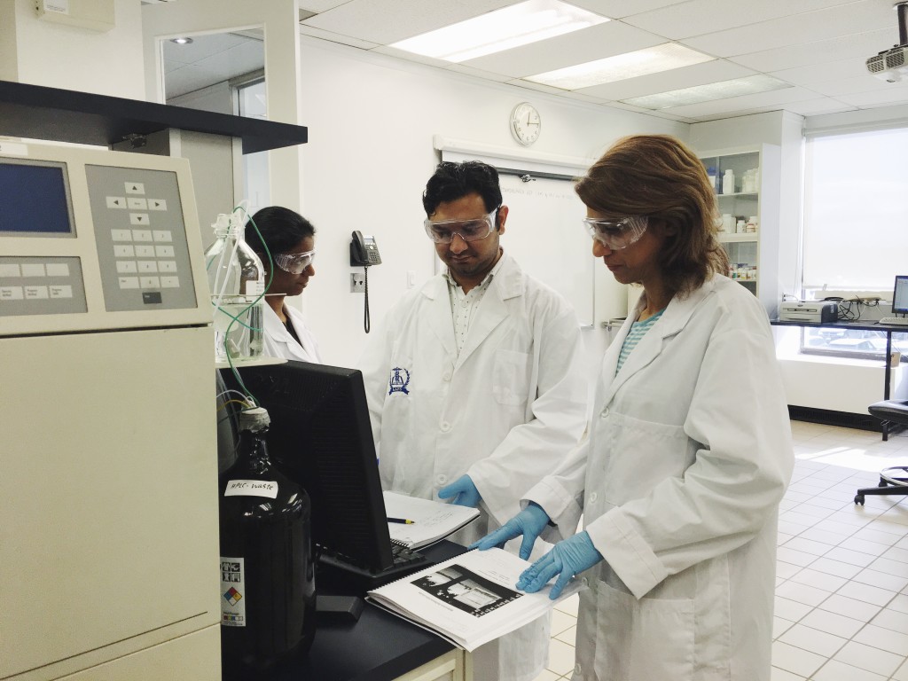 At AAPS, students work together on operating Millennium – validated HPLC software that is commonly used in the pharmaceutical industry.